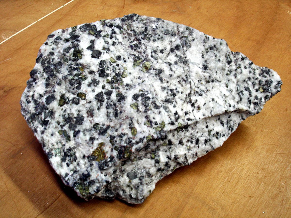 Carbonatite specimen - rock identification
