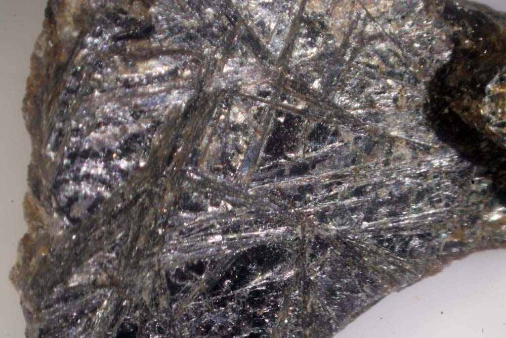 Ferrogedrite specimen - rock identification