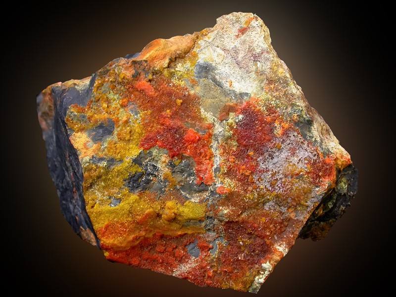 Fourmarierite specimen - rock identification