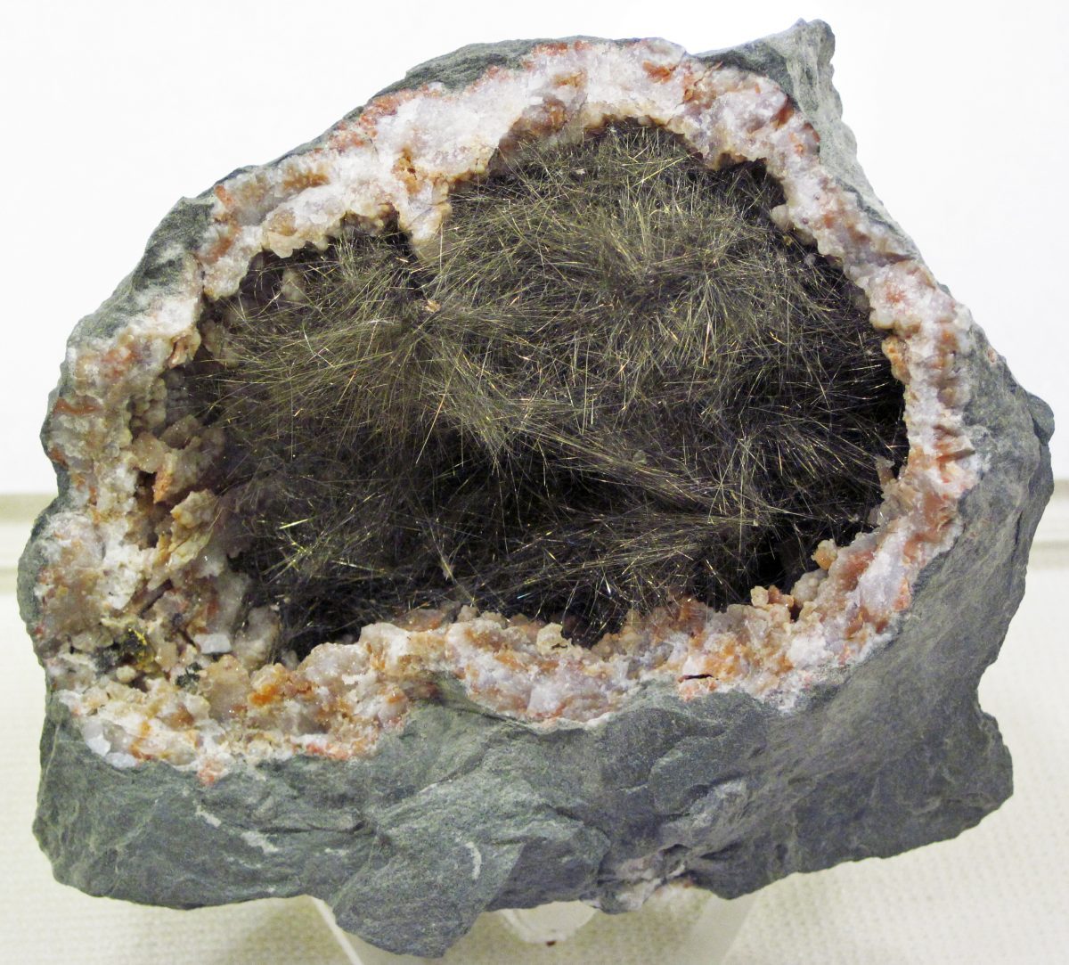 Millerite specimen - rock identification