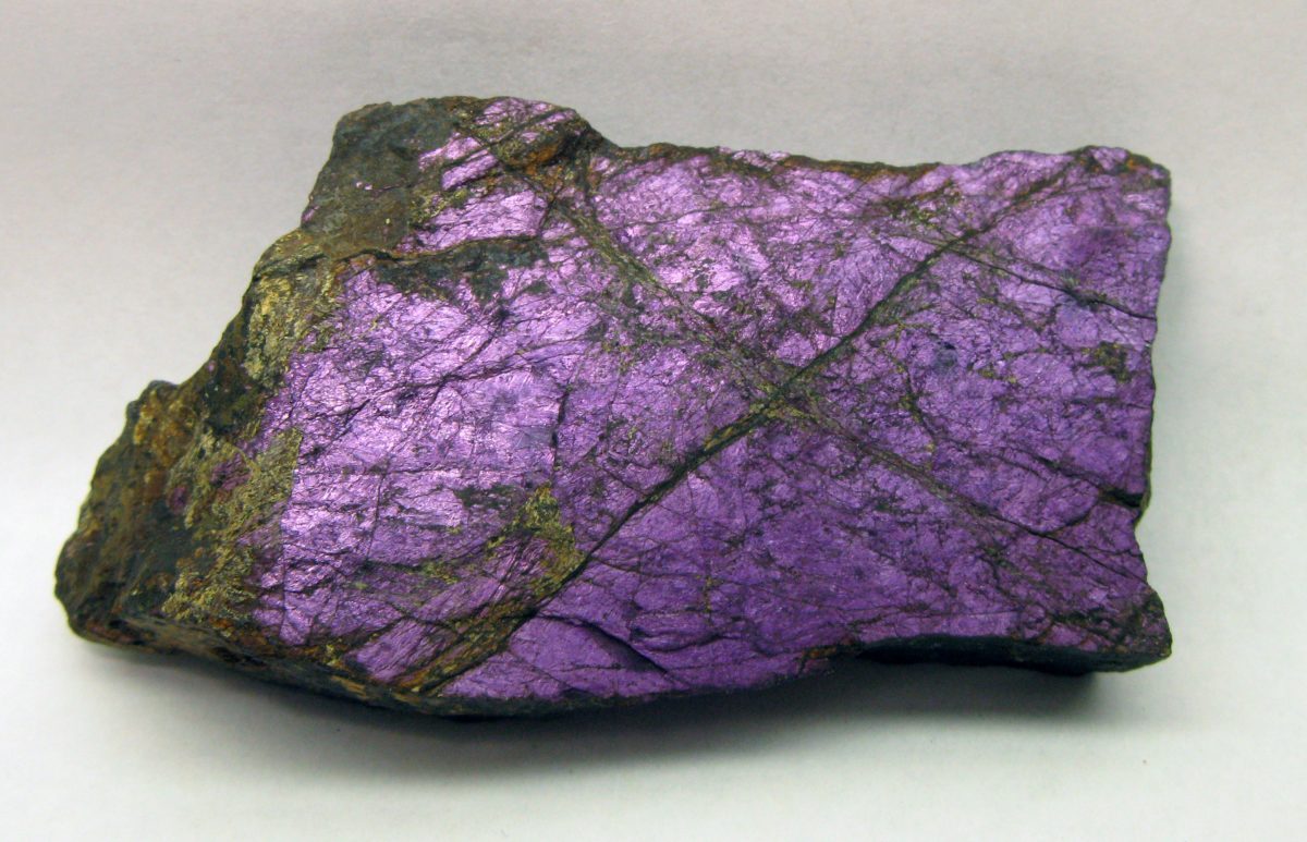 Purpurite specimen - rock identification