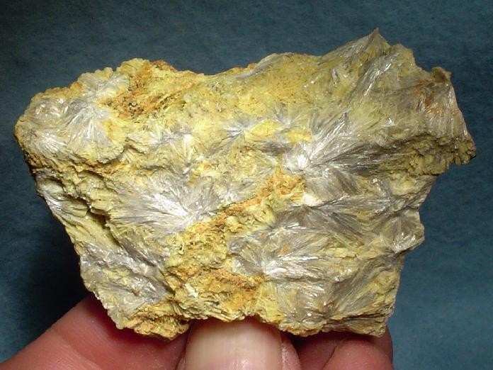 Valentinite specimen - rock identification
