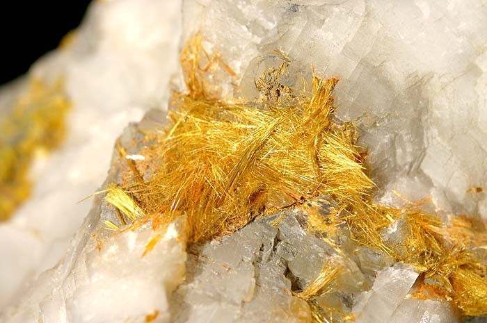 Wakabayashilite specimen - rock identification