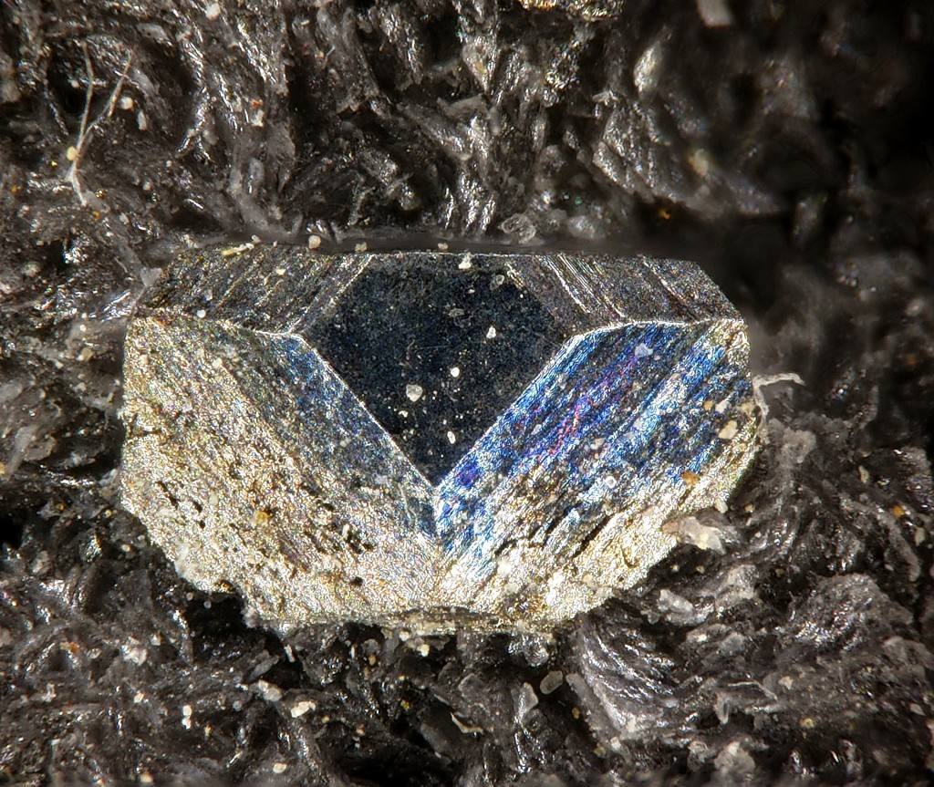 Fülöppite specimen - rock identification