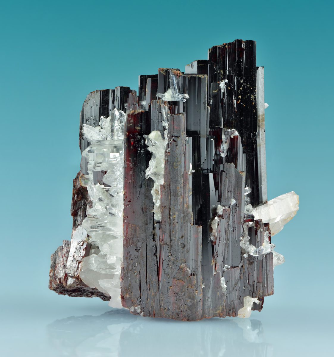 Hübnerite specimen - rock identification